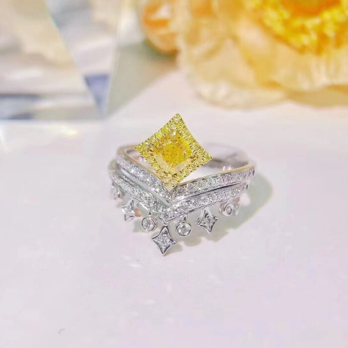 0.7CT VS Natural Fancy Yellow Diamond Ring Set